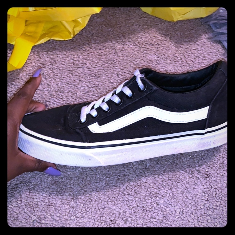 Vans black and white